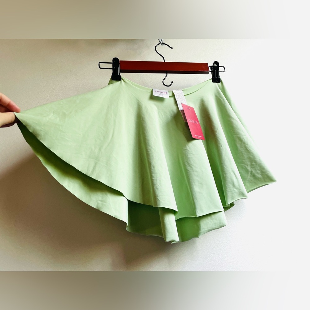 Capezio Mint Green Circle Skirt Size XL NWT